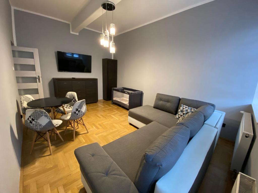 Apartament F21
